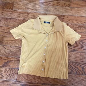 Abercrombie Yellow ribbed cropped button down with collar top size M